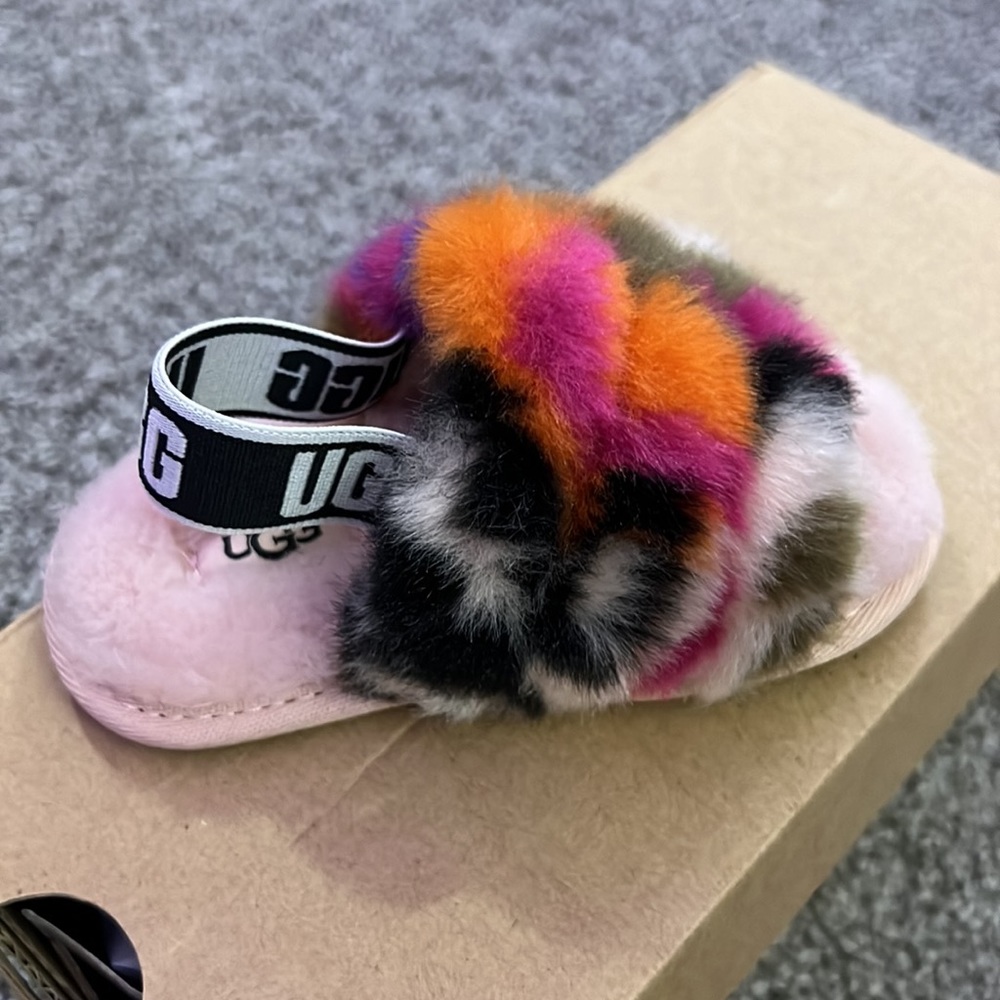 Ugg Slippers - Picture 4 of 5